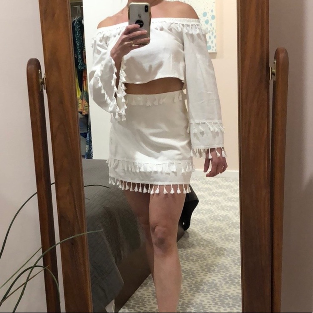 2 piece set w Tassles